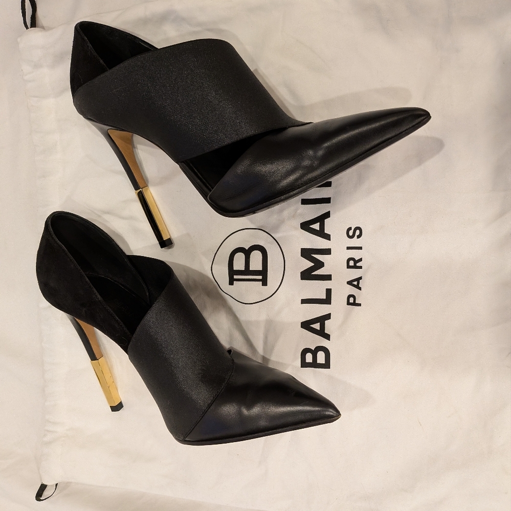 Balmain Black Pointed Toe Stiletto Heel Pumps with Gold Accent - Picture 4 of 9